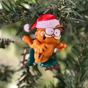 Vintage 1981 Garfield on Ice Skates Christmas Tree Ornament